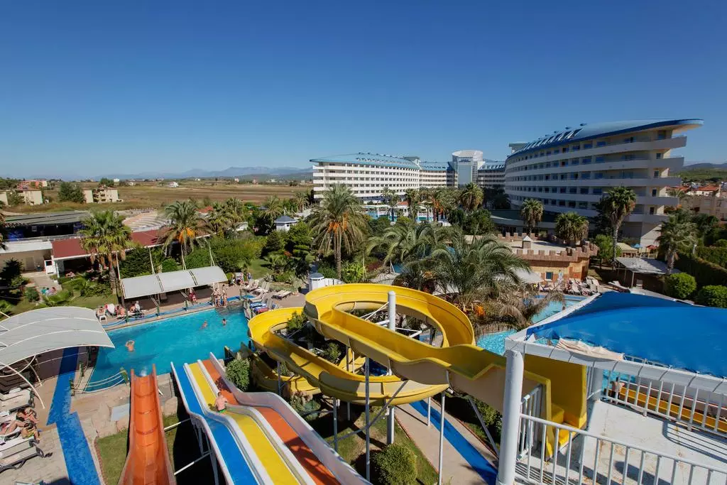 Crystal Admiral Resort Suites & SPA